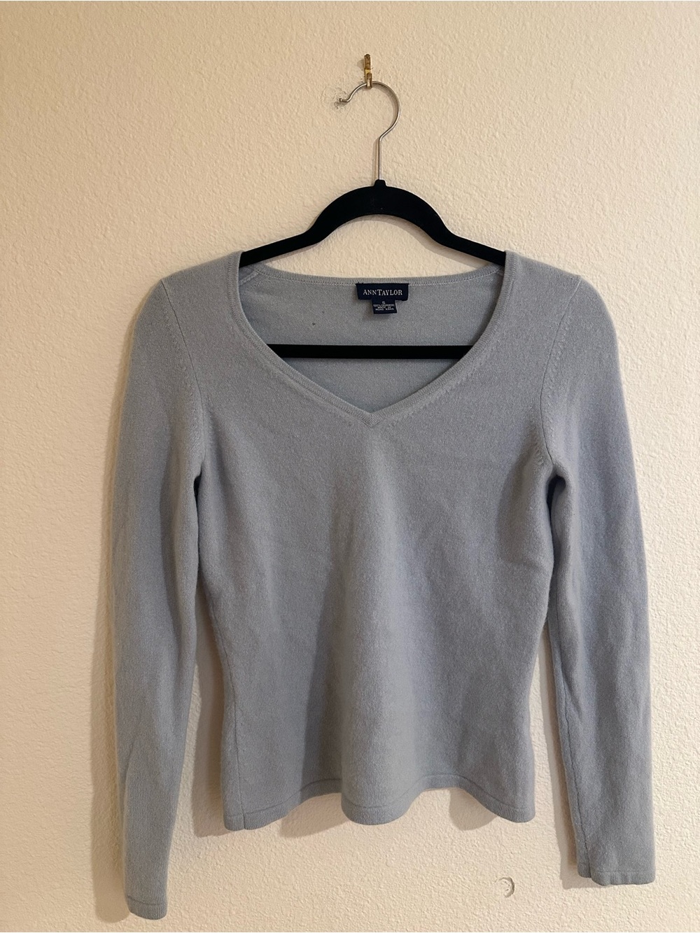Ann Taylor Light Blue-Gray V-Neck Knit Sweater